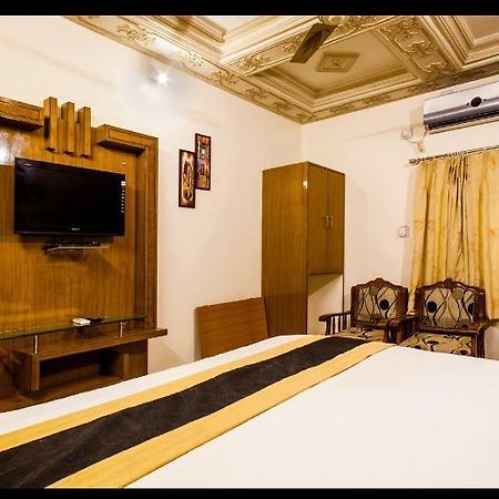 Hotel Bharat Niwas Bikaner Zewnętrze zdjęcie